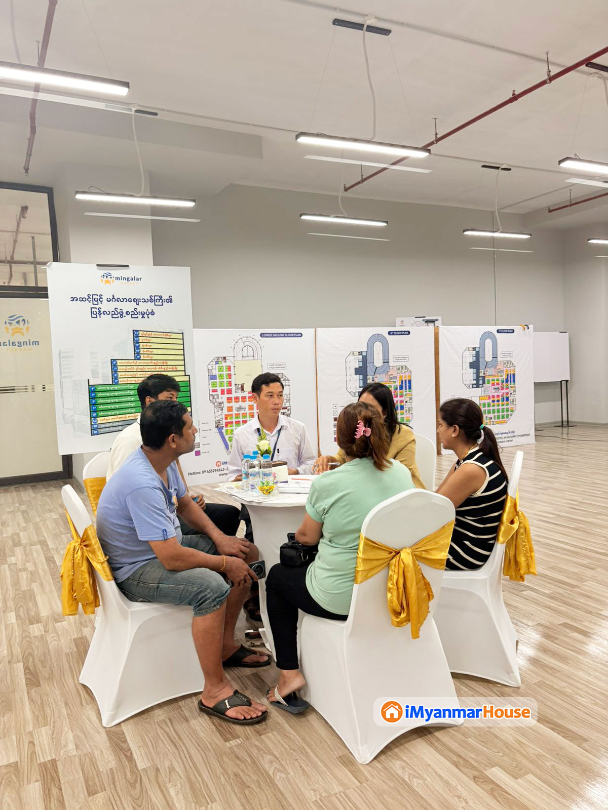 ဝယ်ပြီးအခန်းများ အပ်နှံပေးလျှက်ရှိပြီး မကြာမီပြီးစီးတော့မယ့် အဆင့်မြင်မင်္ဂလာဈေးသစ်ရှိဆိုင်ခန်းများ မိုးရာသီအထူးပရိုမိုးရှင်း အရောင်းပြပွဲကျင်းပပြုလုပ်ခဲ့