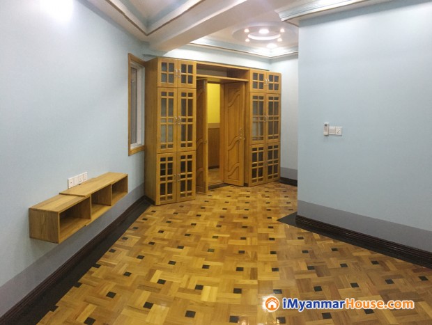 Mahar Nawarat Condo