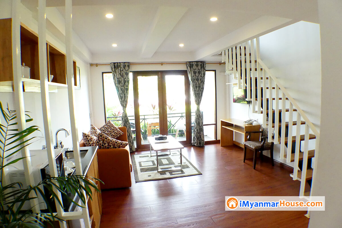 ေညာင္ေရႊရွိ ဂရန္အမည္ေပါက္ Oak Land Villas