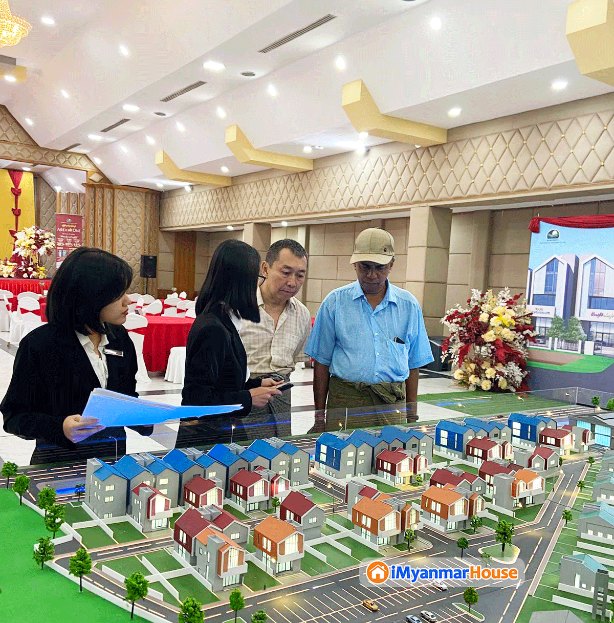 RAINFOREST Co., Ltd မှ တာဝန်ယူတည်ဆောက်နေသည့် ရန်ကုန်မြို့၏ အသည်းနှလုံးနေရာတွင်တည်ရှိနေသော AREA ONE BUSINESS Complex ရှိ Shophouses များအရောင်းပြပွဲ