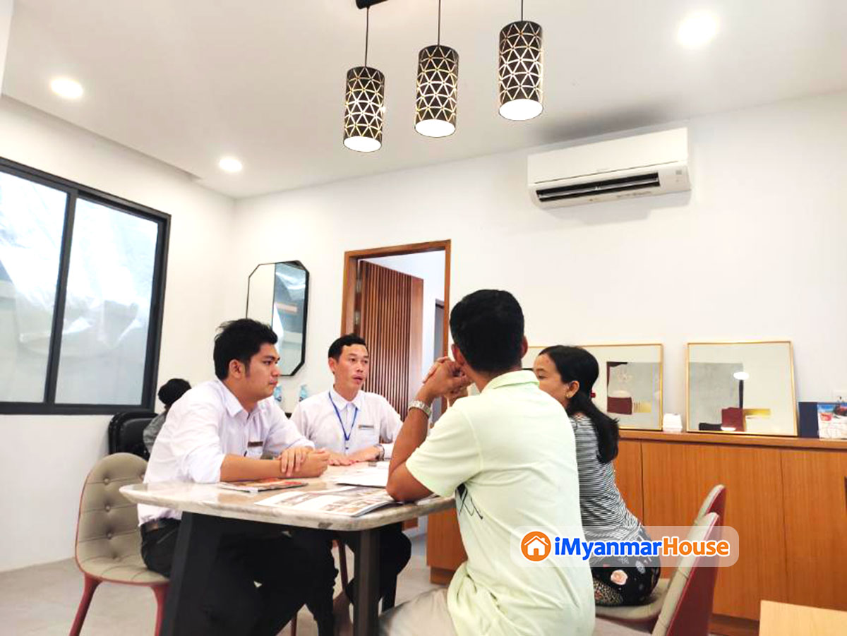 ဘဏ်ဖြင့်ချိတ်ဆက်ပြီး (၁၅) နှစ်အရစ်ကျဖြင့်ဝယ်ယူနိုင်မည့် Shwe Wutt Hmone လုံးချင်းအိမ်ရာများ အရောင်းပြပွဲ ကျင်းပပြုလုပ်ခဲ့