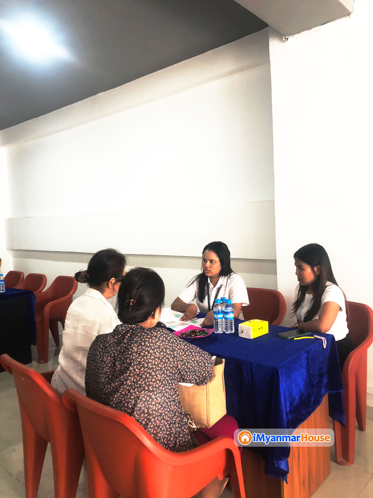 Decoration အပြည့်အစုံဖြင့် အသင့်နေထိုင်နိုင်မည့် ရန်ကင်းမြို့နယ်က Shwe Moe Kaung Condo အရောင်းပြပွဲ ကျင်းပပြုလုပ်ခဲ့